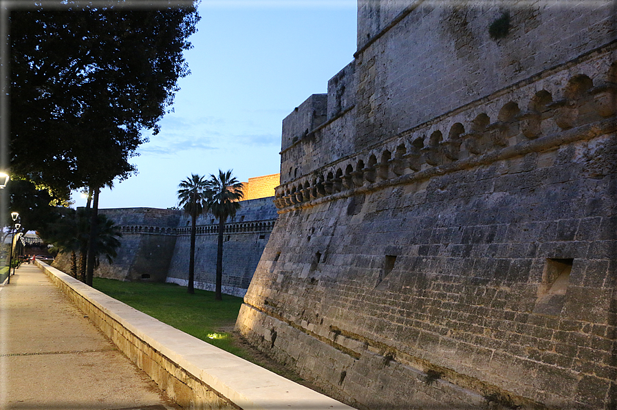 foto Bari di notte